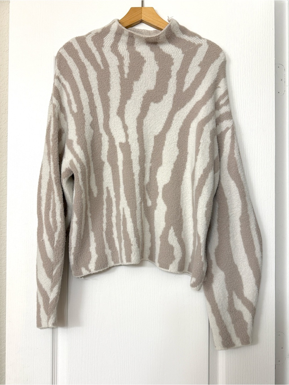 Express • Zebra Print Sweater Womens S Taupe Ivory Mock Neck Oversized Cozy